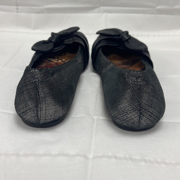 Born Black Metallic Slip on Flats with Bow Size US 7 EU 38 M/W width - Picture 2 of 16